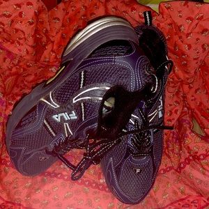 🌹🌹Fila Tennis Shoes Size 8🌹🌹